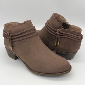 Life Stride Andrea Ankle Bootie Mushroom 9W